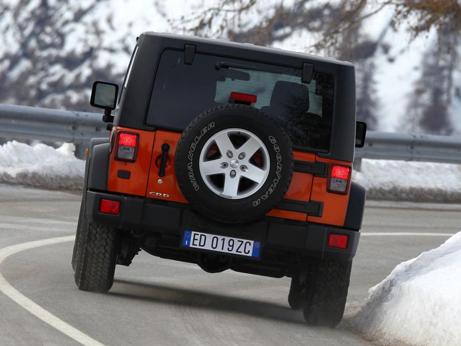  Jeep Wrangler Rubicon 2011 года  (EU) (фото 29 из 30)